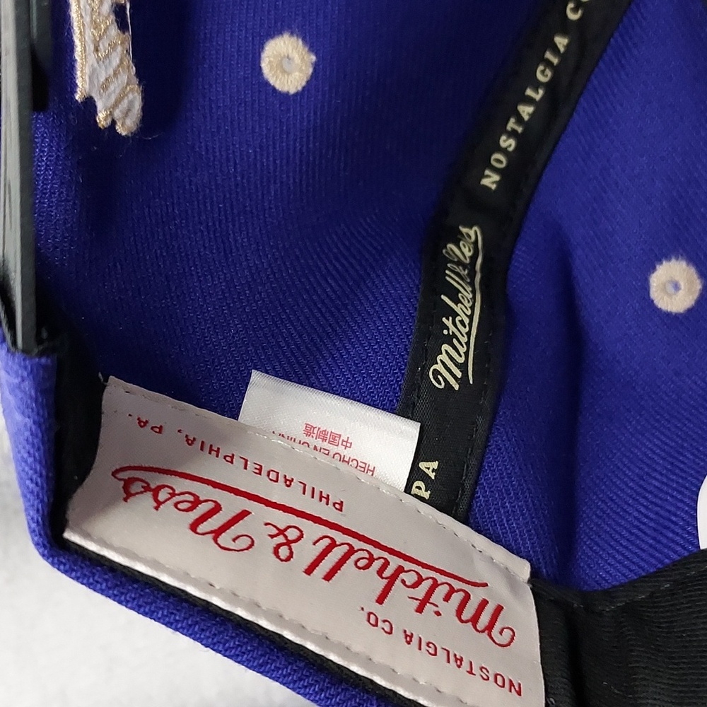 Mitchell & Ness Raptors Hat - Picture 9 of 11